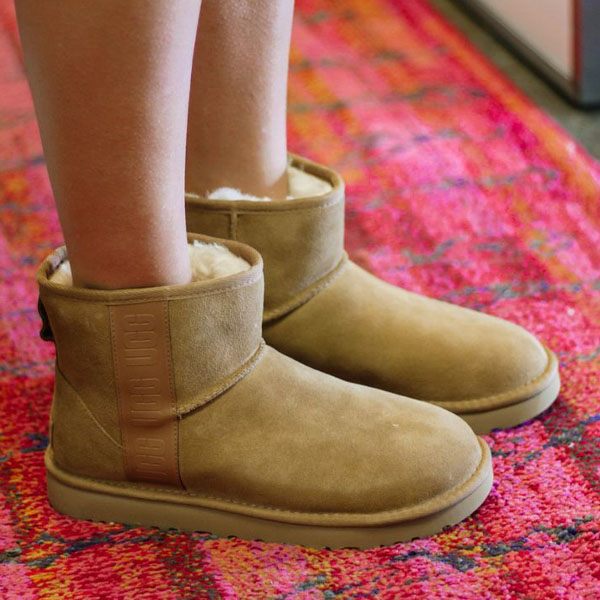 Можно ли носить угги на босу ногу?